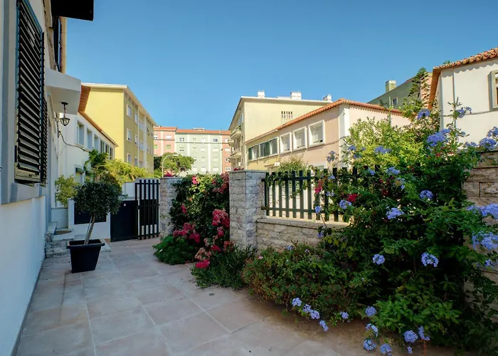 Comfortable Town House In Quiet Area By Lovelystay