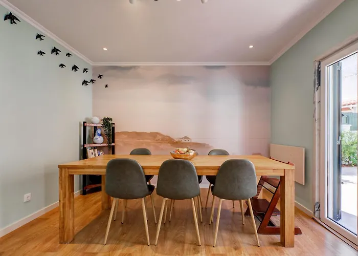 Comfortable Town House In Quiet Area By Lovelystay