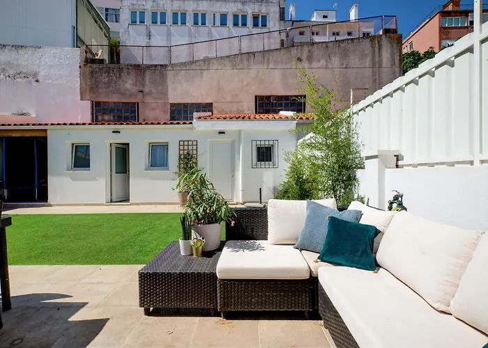 Comfortable Town House In Quiet Area By Lovelystay