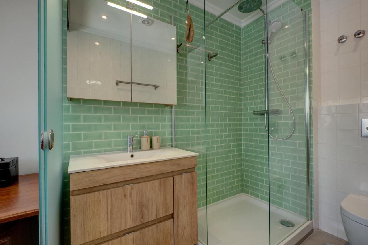 Comfortable Town House In Quiet Area By Lovelystay *