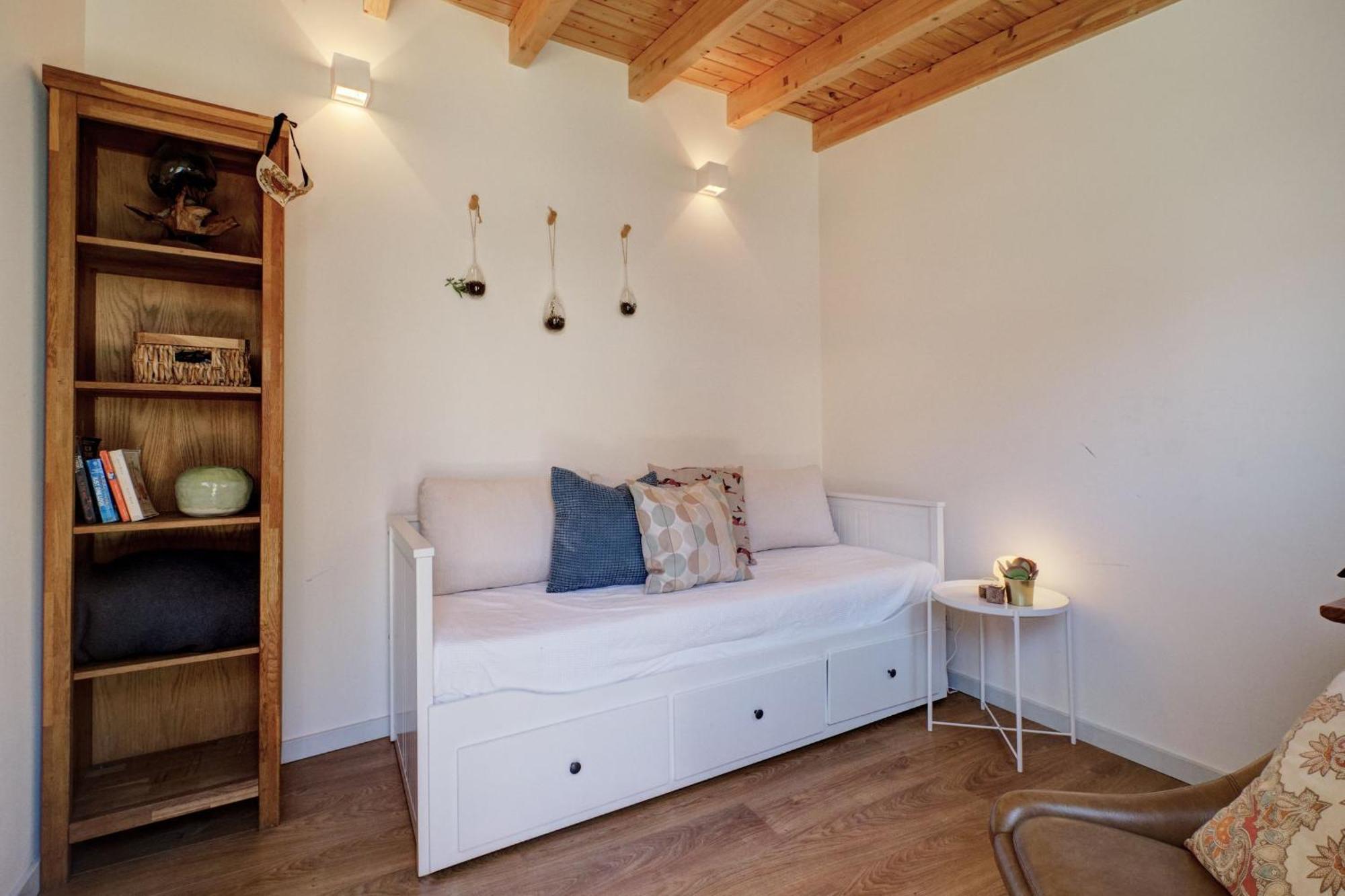 Comfortable Town House In Quiet Area By Lovelystay Holiday home Lisbon